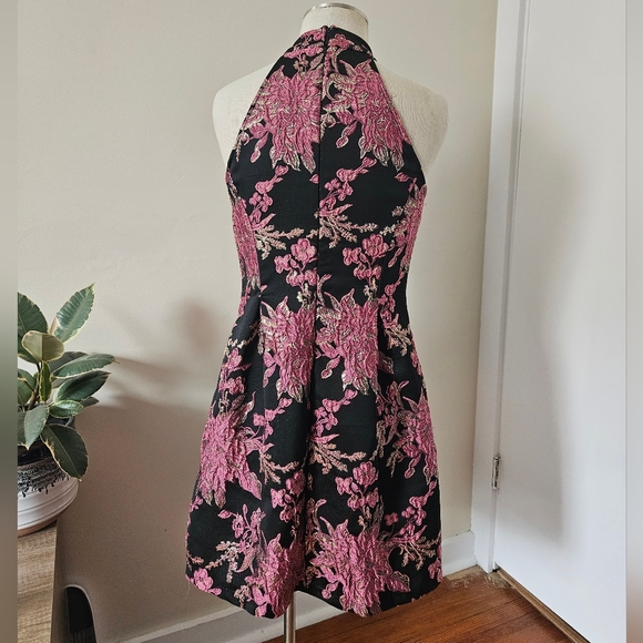 Size S Asian Inspired Floral Dress - Picture 4 of 4